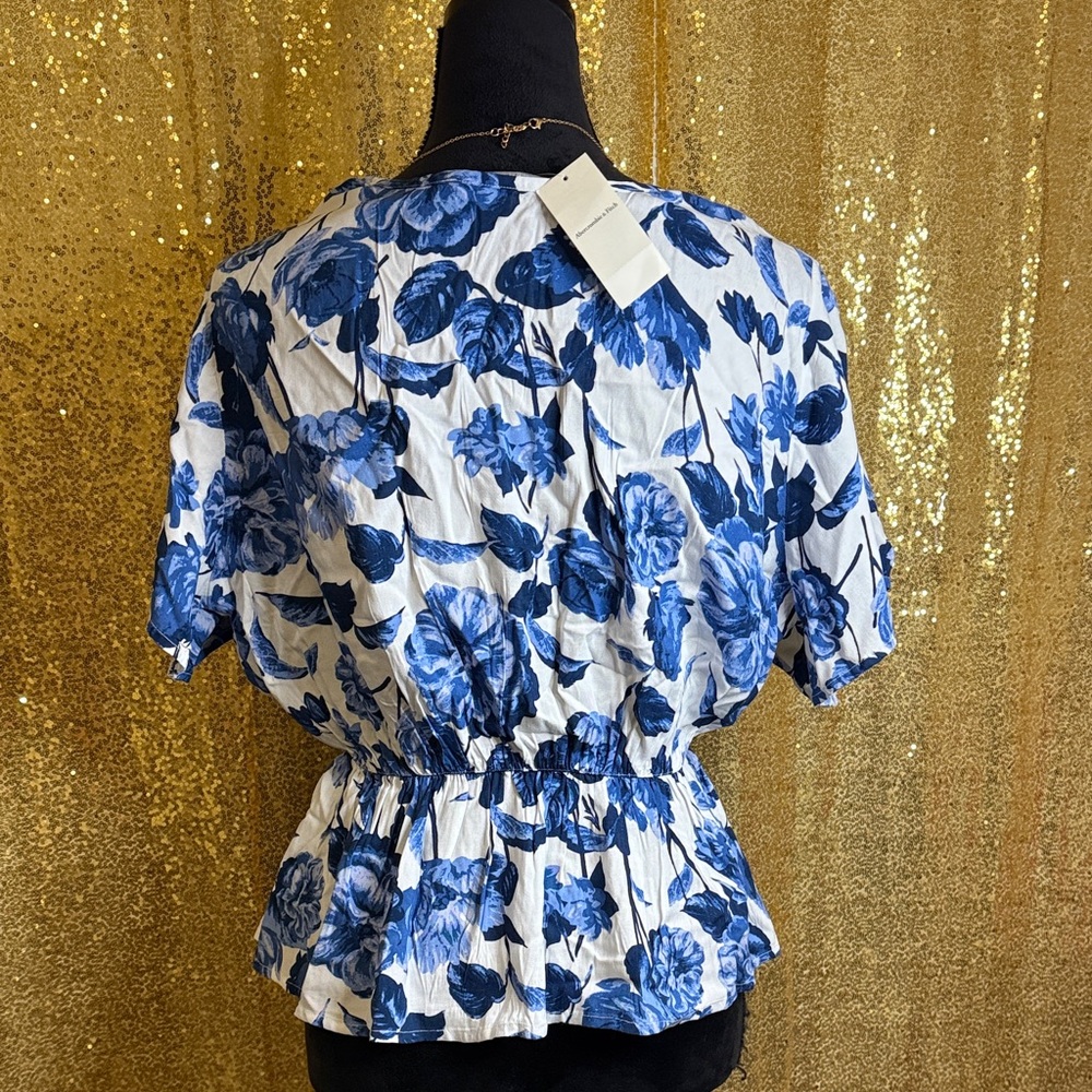 Abercrombie & Fitch Blue Floral Blouse - Picture 3 of 7